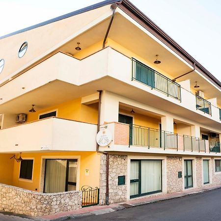 Le Tartarughe Aparthotel Летояни Екстериор снимка