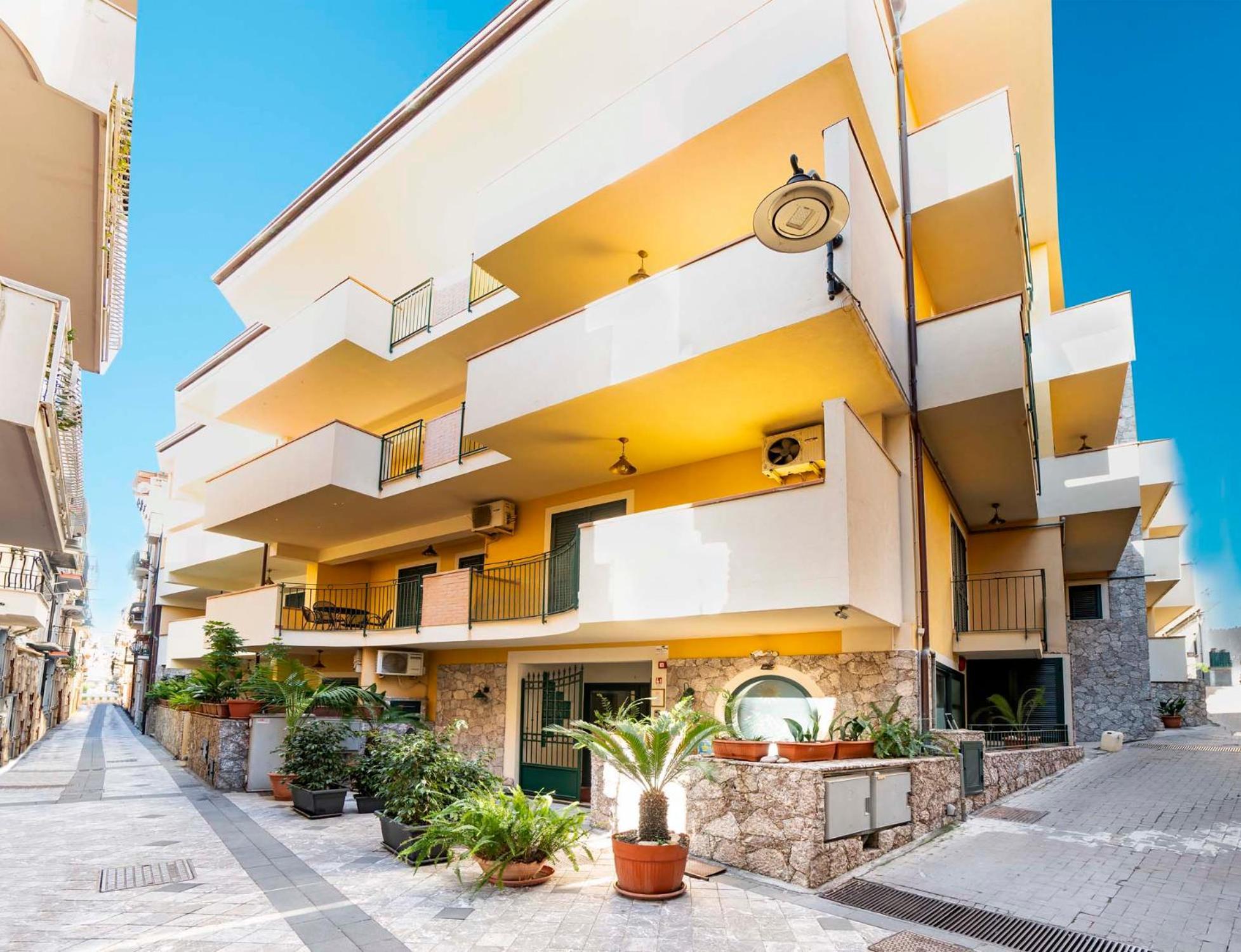 Le Tartarughe Aparthotel Летояни Екстериор снимка