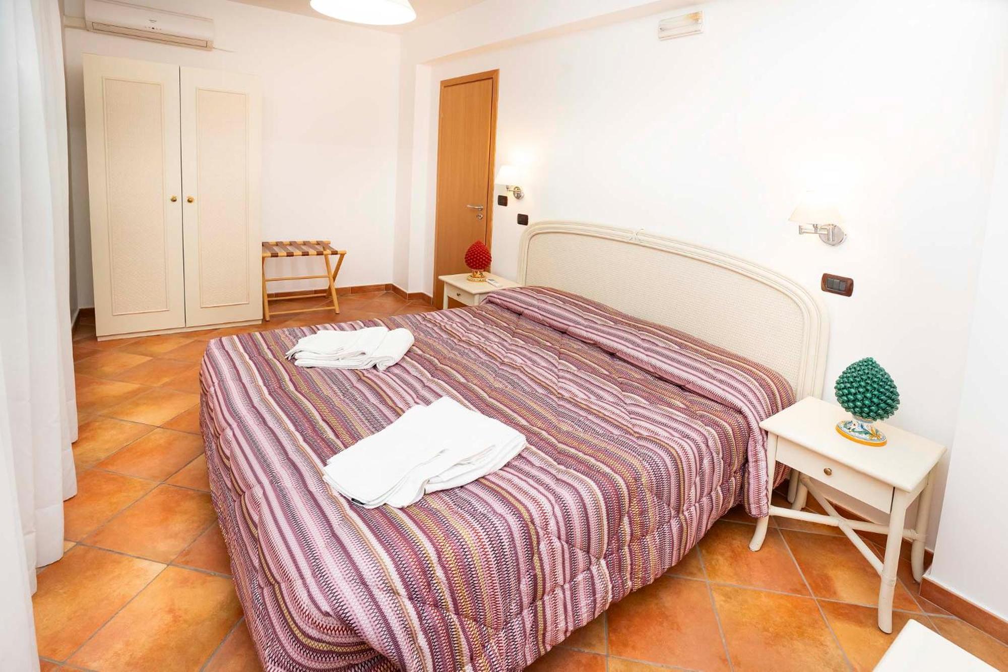 Le Tartarughe Aparthotel Летояни Екстериор снимка